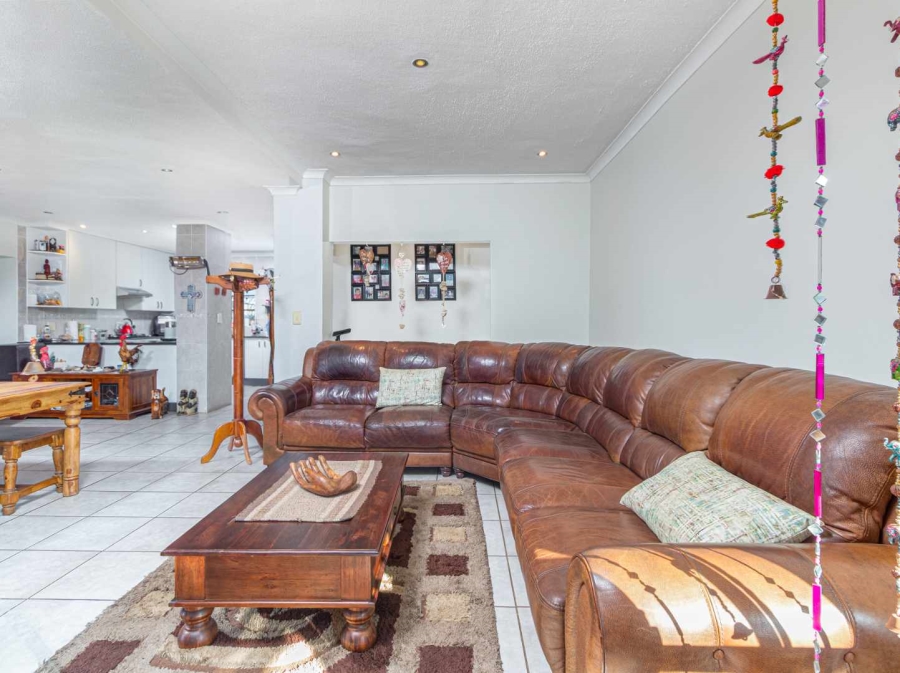 3 Bedroom Property for Sale in Meerhof North West